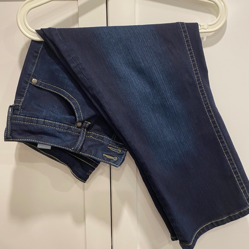 Denim Capri - Picture 4 of 5